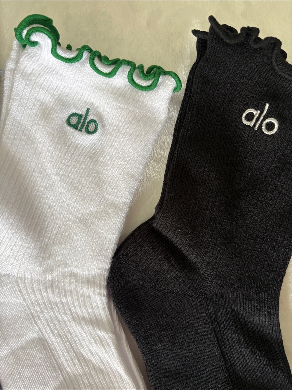 Alo Socks - Picture 10 of 11